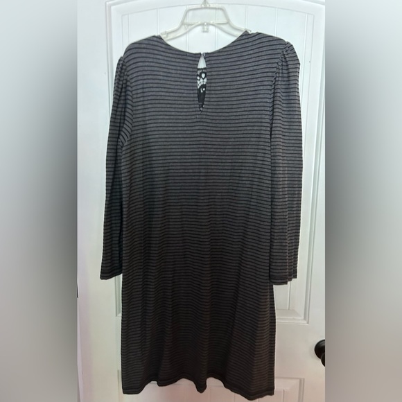 LOFT Long Sleeve Grey/Black Striped Dress Size Large Lace Detail - Picture 4 of 5